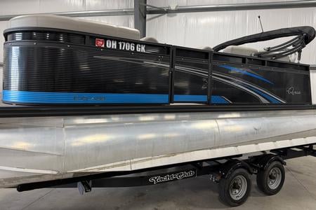 2022 QWEST E 818 LANAI LT TRITOON