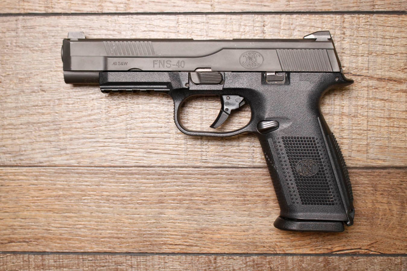 Fn FNS-40 40 S&W Police Trade-In Pistol
