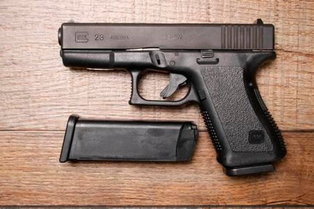 GLOCK 23 40 SW USED