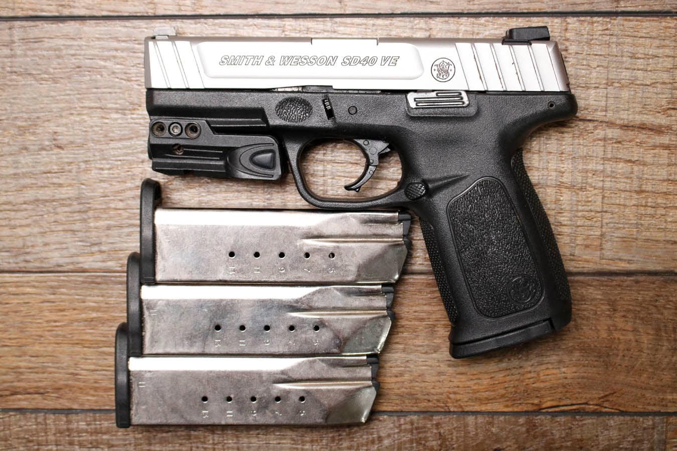 Smith & Wesson SD40VE 40 S&W Police Trade-In Pistol with Four Magazines