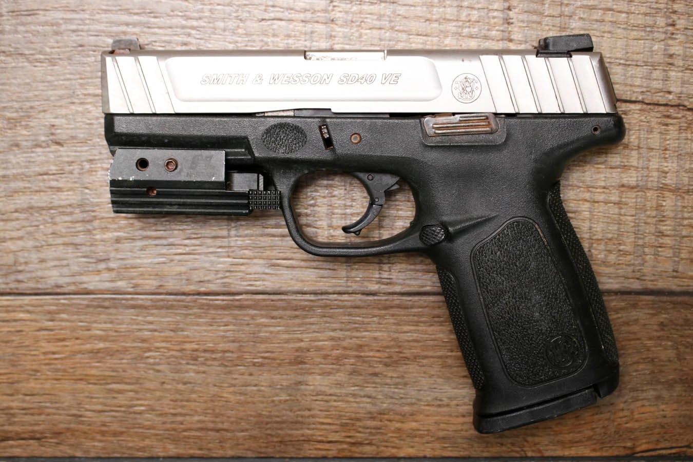 Smith & Wesson SD40VE 40 S&W Police Trade-In Pistol