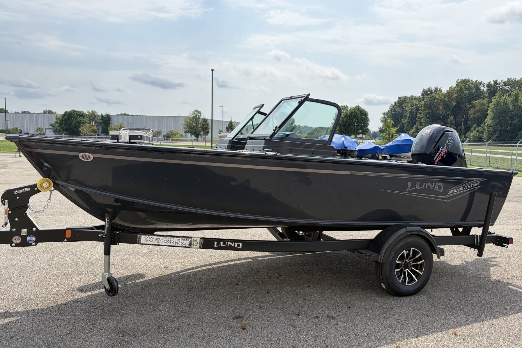 Lund 1800 Adventure Sport with Mercury 115 ELPT Pro XS