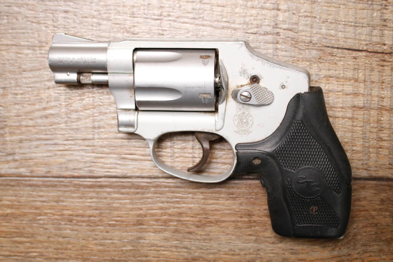Smith & Wesson 642-2 Airweight 38 SPL Police Trade-In Revolver with Grip Laser