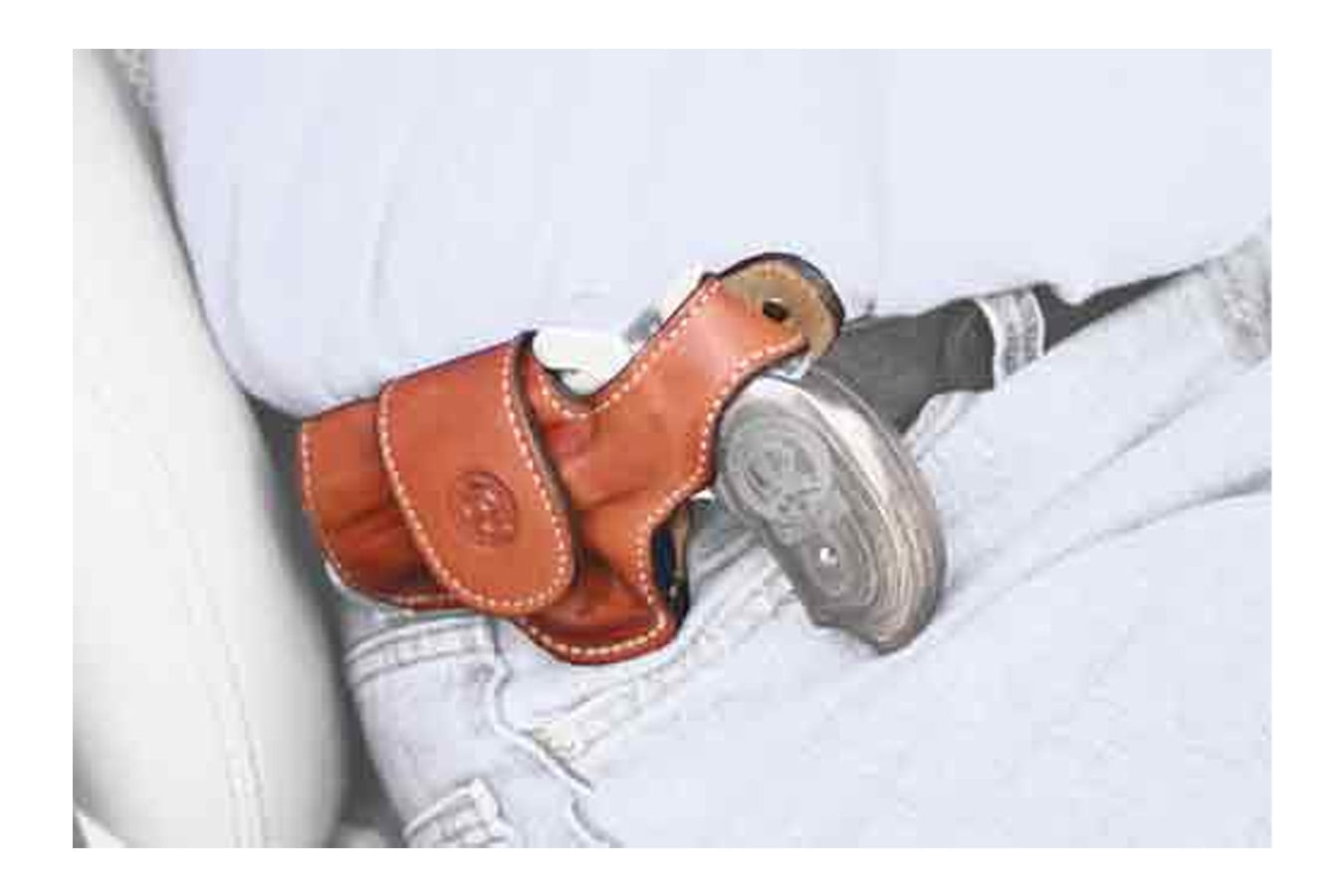 Bond Arms Inc Driving Holster with Thumb Snap – Left Hand – Tan Leather