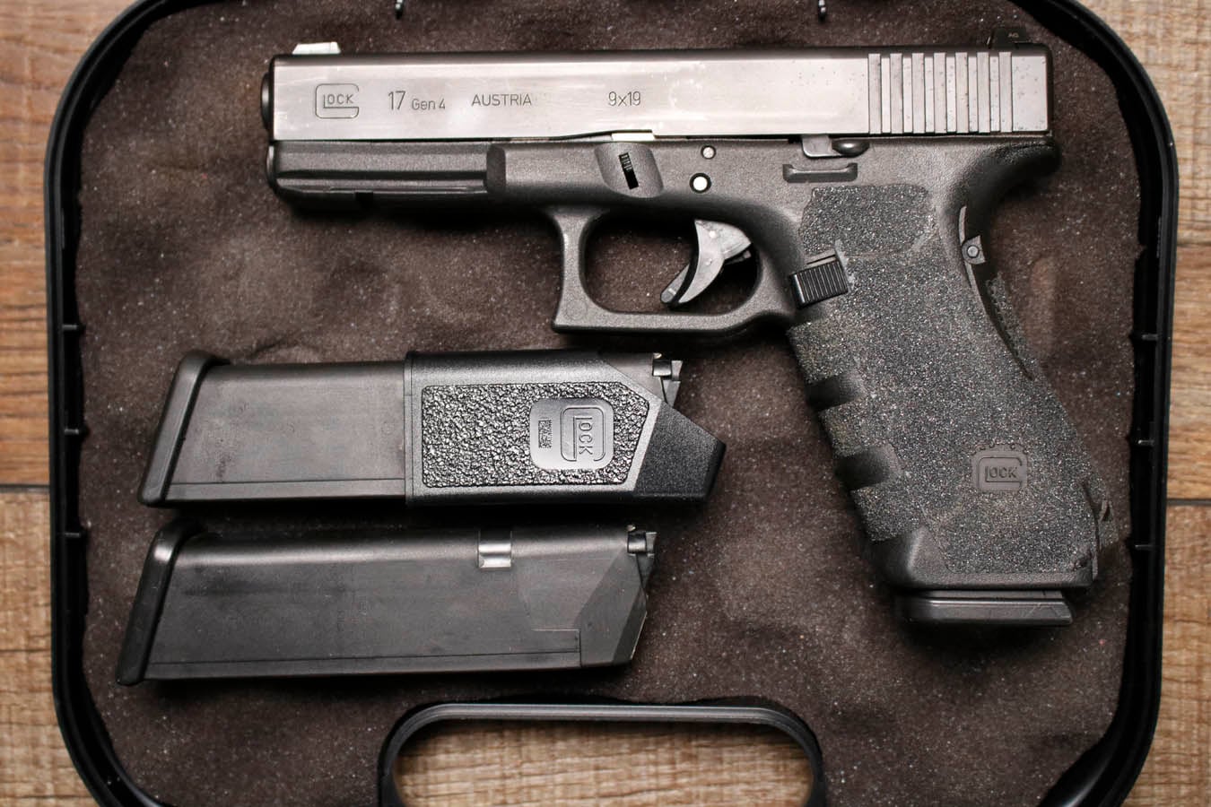 Glock 17 Gen 4 9mm Police Trade-In Pistol with Night Sights and Three Magazines