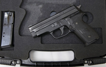 SIG SAUER P229 40SW DA/SA Police Trades with 2 Magazines and Case