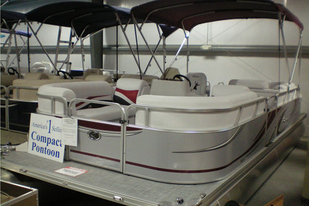 2015 QWEST LS 822 LANAI