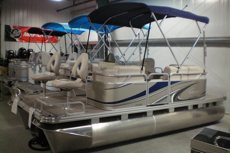 2015 QWEST ADV. 7516 SPORT CRUISE