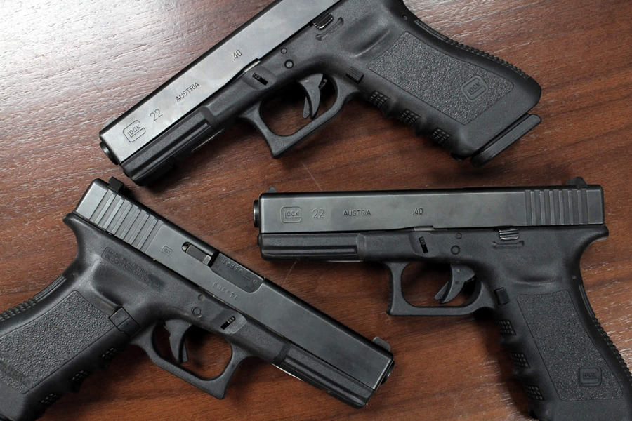 GLOCK 22 40SW POLICE TRADES WITH 1 MAG (GEN3)