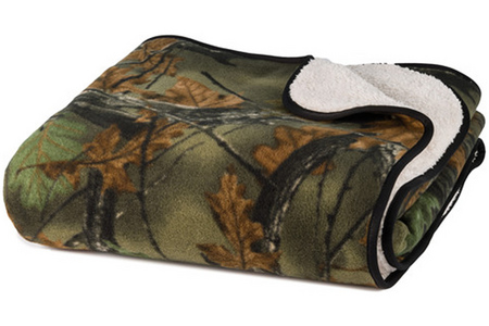 SOFT TOUCH REVERSIBLE CAMO BLANKET