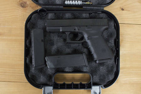 GLOCK 23 40SW Police Trades with Night Sights and Original Box