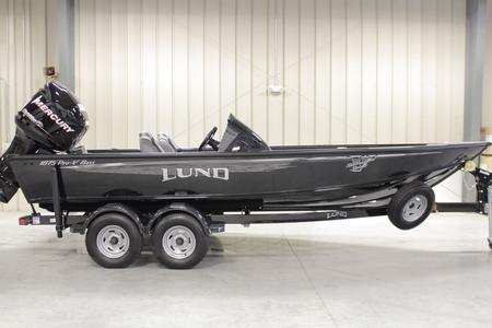2017 1875 PRO V BASS W/200XL OPTIMAX