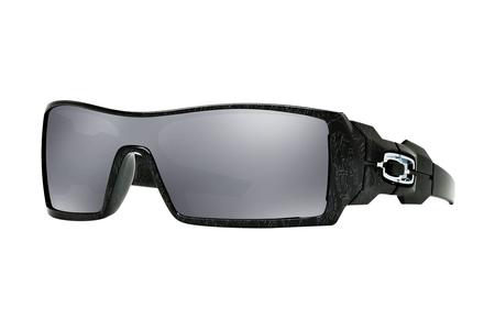 OAKLEY Oil Rig with Polished Black Frame and Black Iridium Lenses