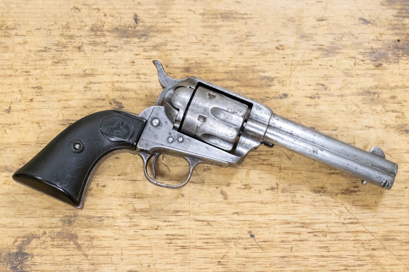 COLT SINGLE ACTION ARMY .44-40 USED SINGLE-ACTION REVOLVER