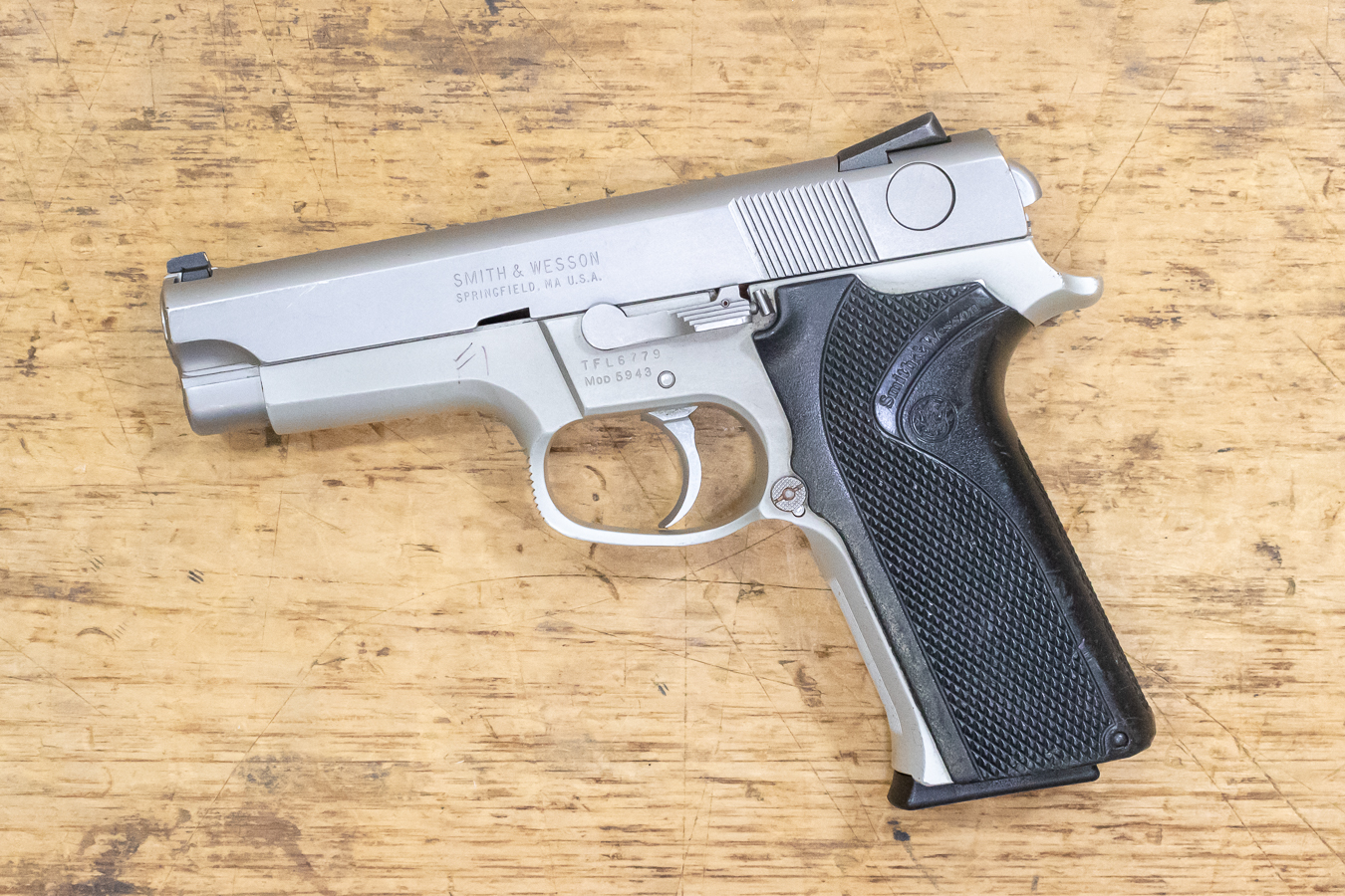 SMITH AND WESSON 5943 9MM POLICE TRADE