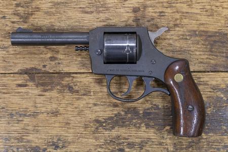 H AND R 532 32 HR Mag Police Trade-In Revolver