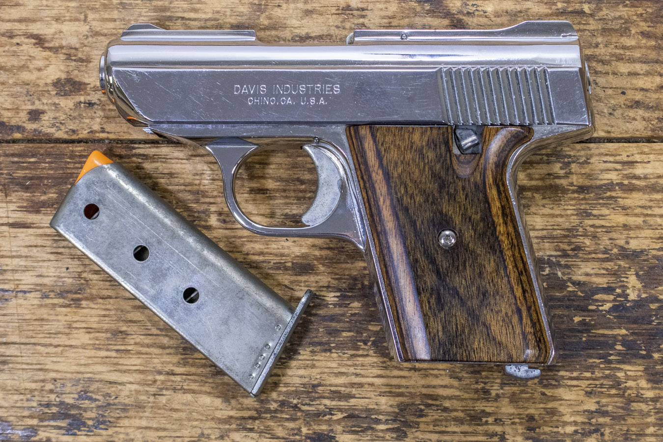 DAVIS P-32 32 ACP POLICE TRADE-IN PISTOL