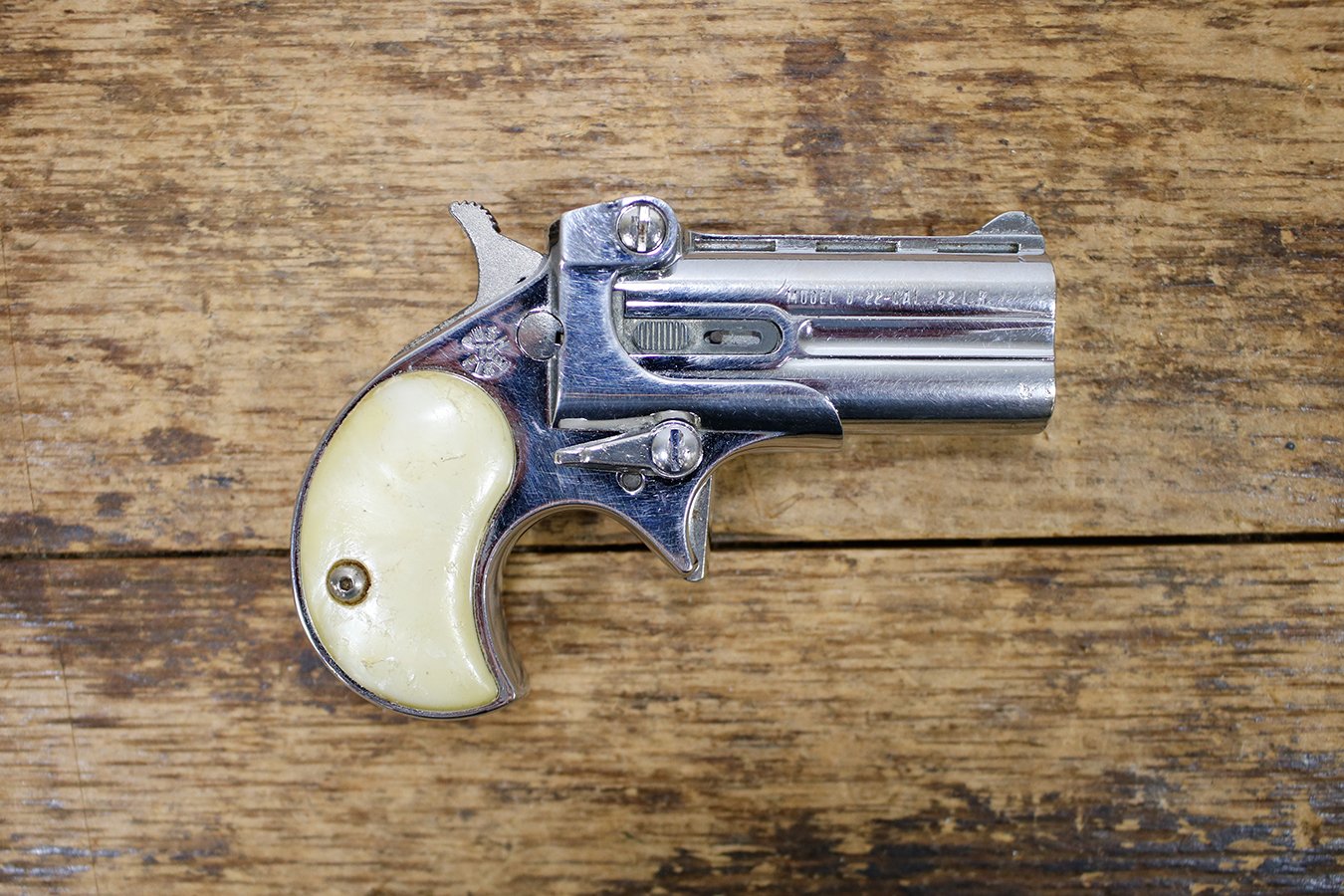 Davis DM-22 22 WMR Police Trade-in Derringer