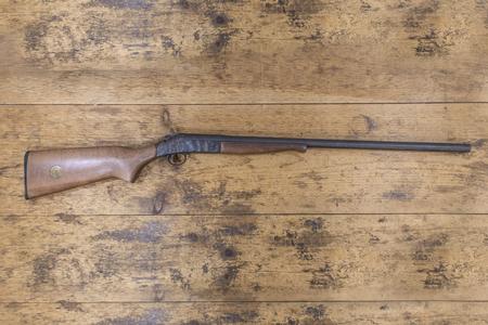 NEW ENGLAND FIREARMS Pardner SB1 12 Gauge Police-Trade-In Break Open Shotgun with Case Hardened Receiver