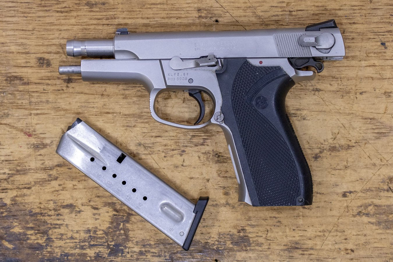 Smith & Wesson 5906 9mm Police Trade-In Pistol