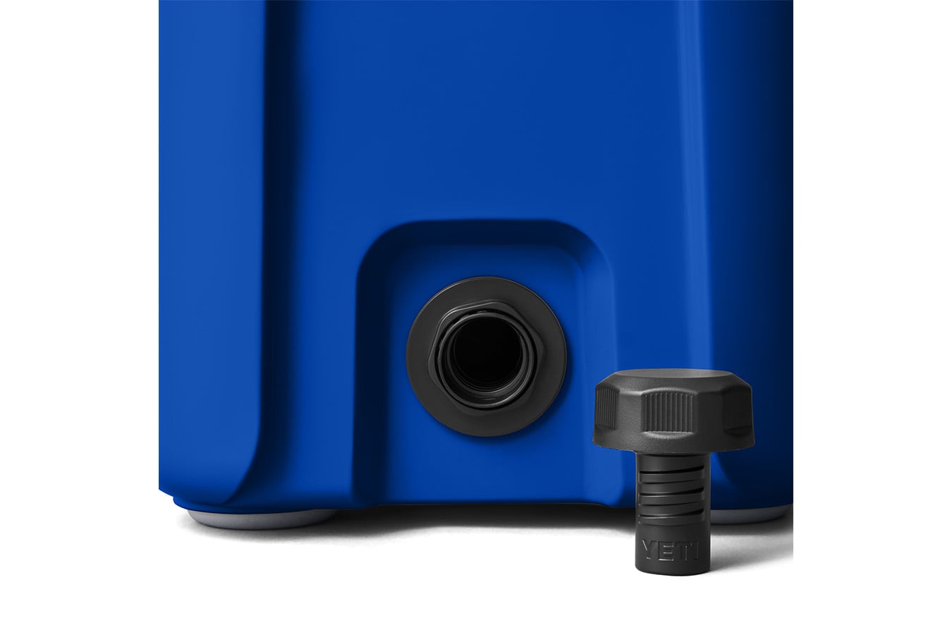 YETI Roadie 15 Hard Cooler Royal Blue