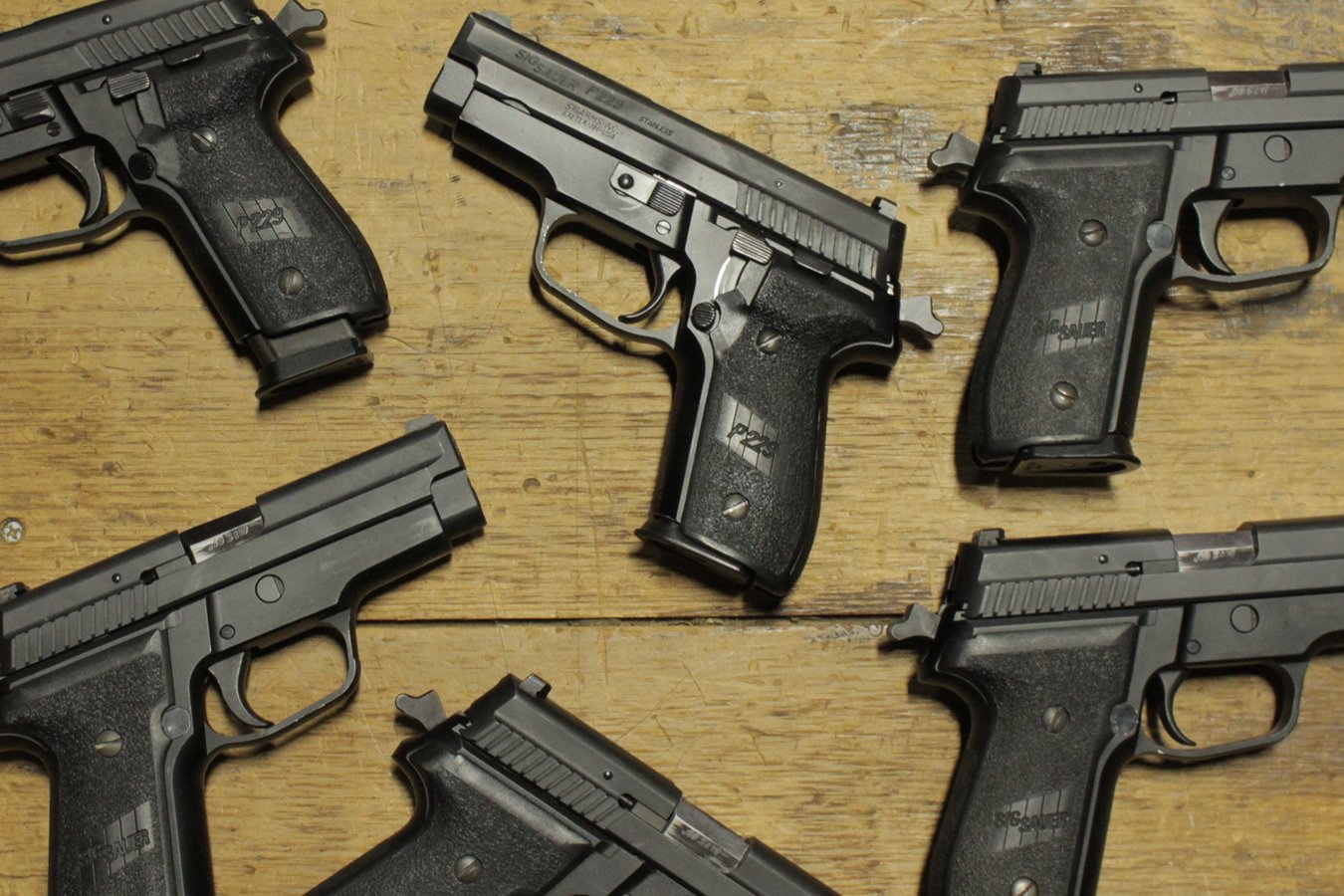 SIG SAUER P229 40 S&W DA/SA Police Trade-in Pistols (Good Condition)