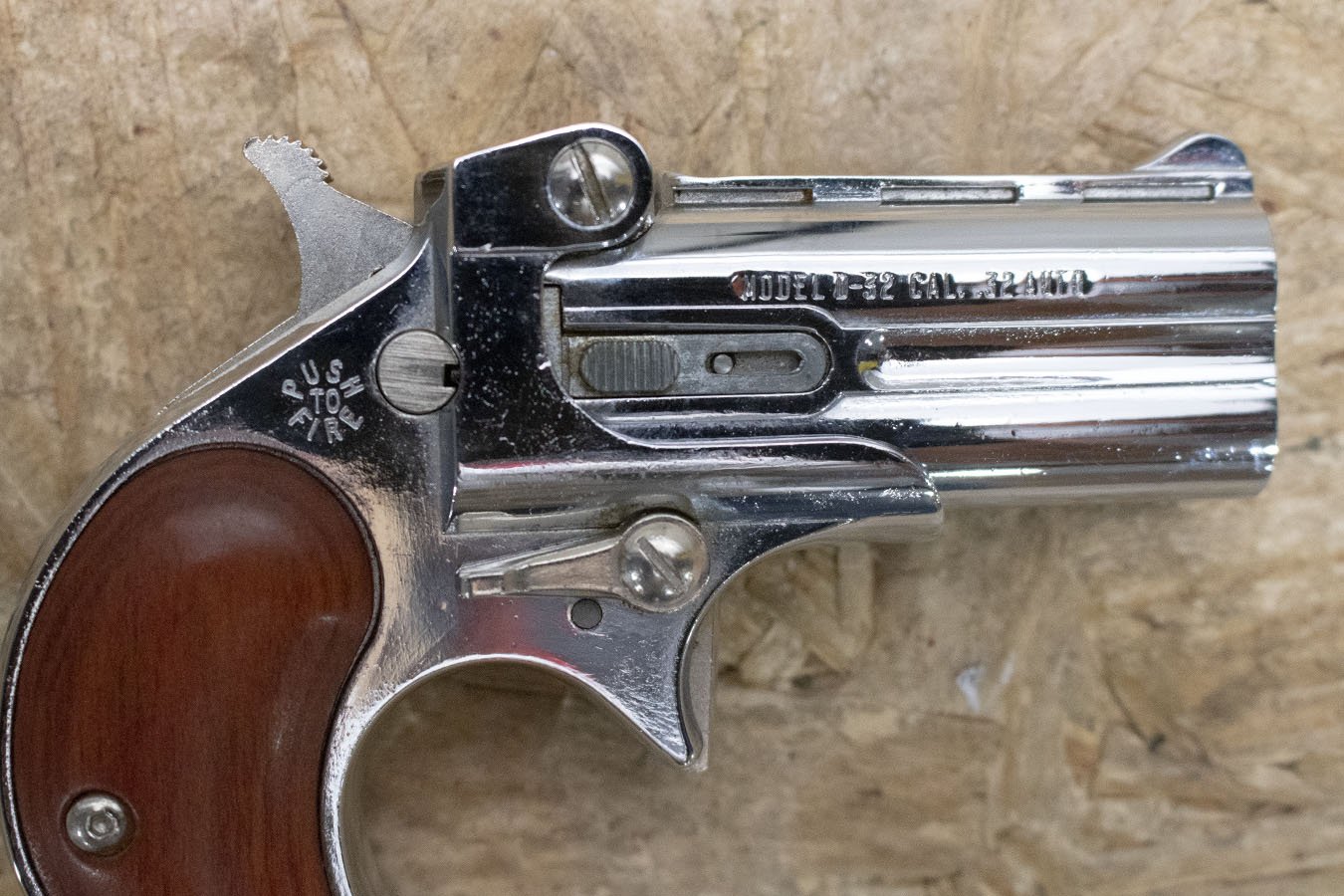 DAVIS D-32 32ACP Derringer Police Trade-In Pistol with Nickel Finish