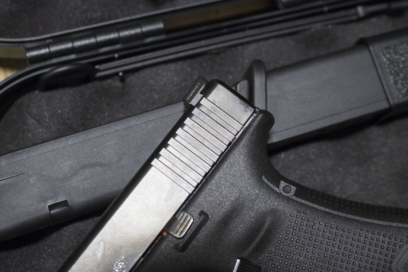 GLOCK 17 Gen5 9mm Police Trade-in Pistol with Night Sights (Good)