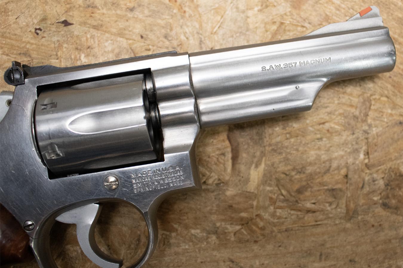 SMITH AND WESSON 66-2 .357 Magnum Police Trade-In Revolver with Wood Grip