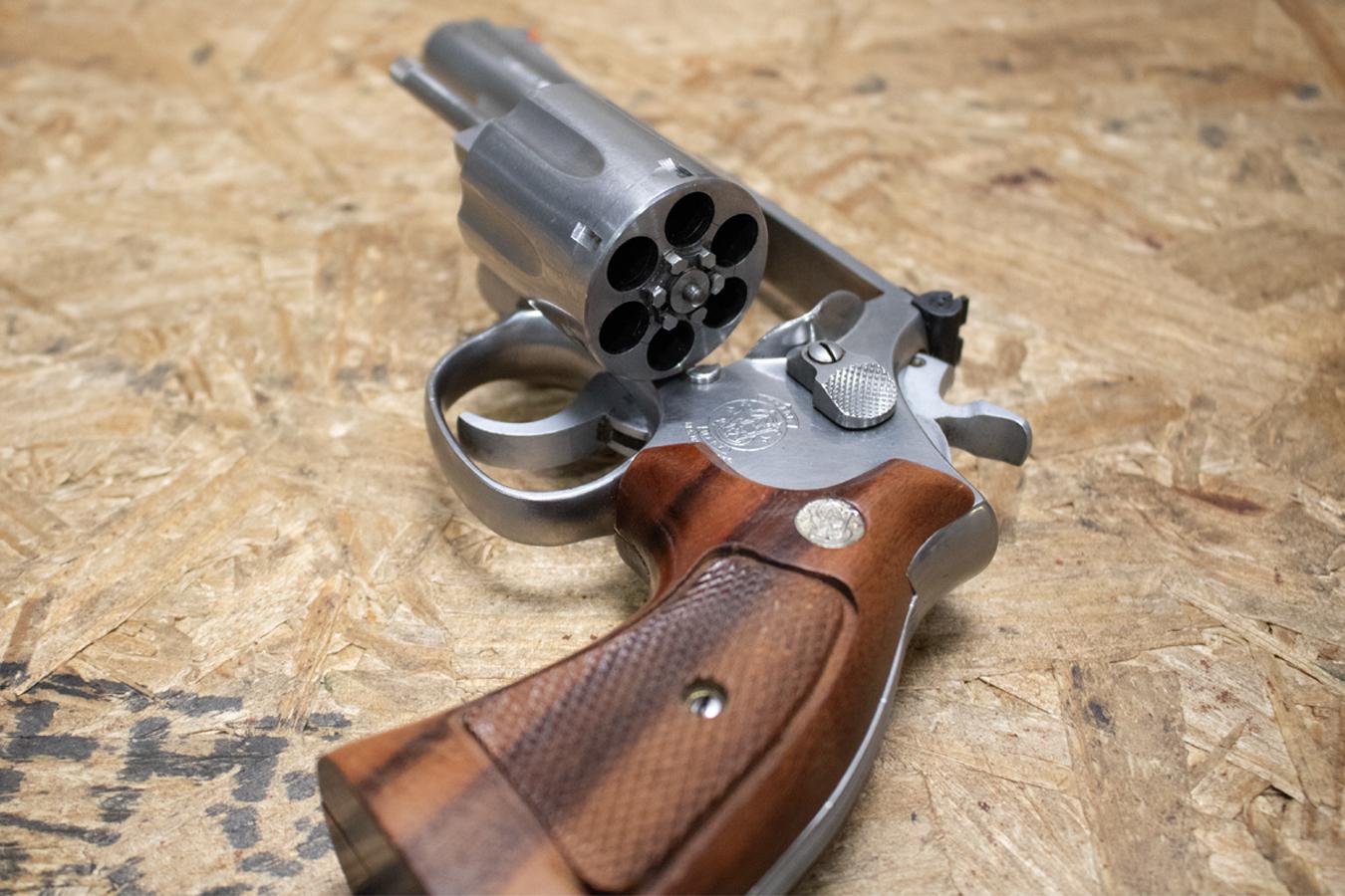 SMITH AND WESSON 66-2 .357 Magnum Police Trade-In Revolver with Wood Grip