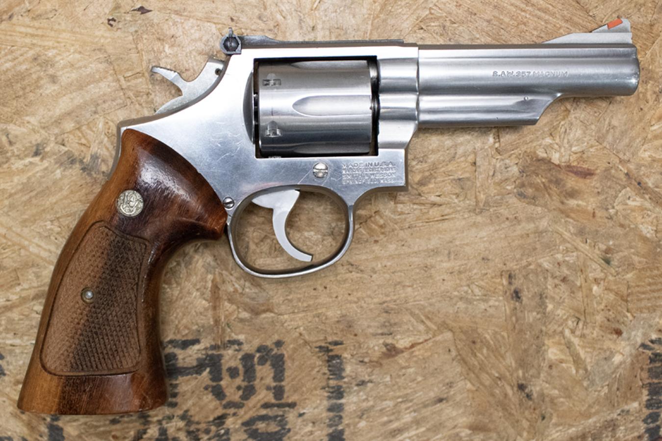 SMITH AND WESSON 66-2 .357 Magnum Police Trade-In Revolver with Wood Grip