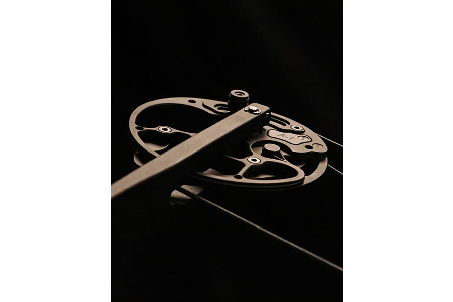 ELITE ARCHERY Enlist RH 28.5in 70lb Black