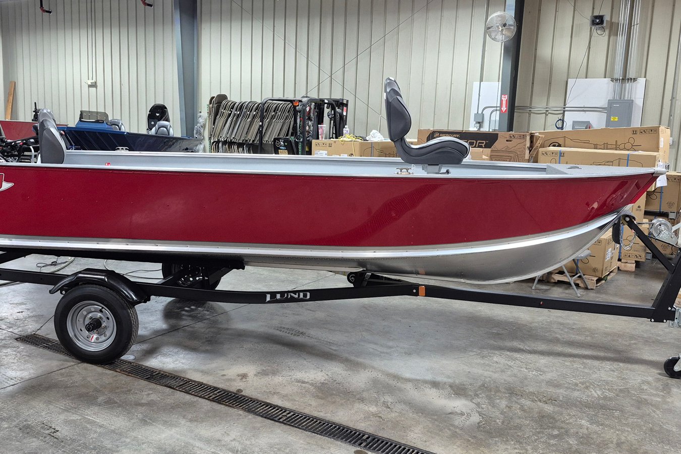 Lund 2025 1600 Fury Tiller Heritage Edition with Mercury 25 ELHPT Motor and Shorelander Trailer