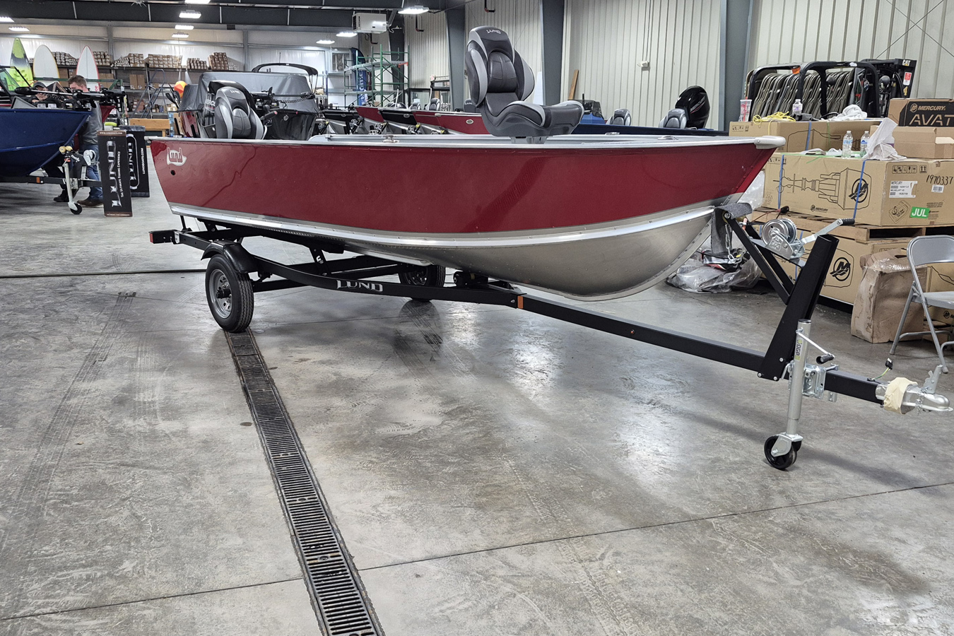 Lund 2025 1600 Fury Tiller Heritage Edition with Mercury 25 ELHPT Motor and Shorelander Trailer