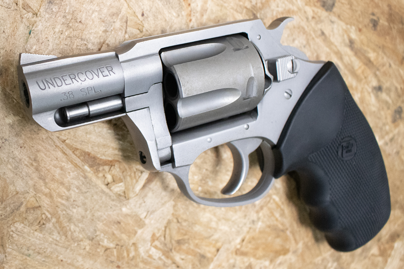 CHARTER ARMS Undercover 38 Special Police Trade-In Double-Action Revolver with Case