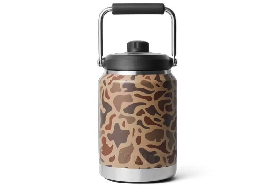 YETI COOLERS Rambler Half Gallon Jug Wetlands Camo