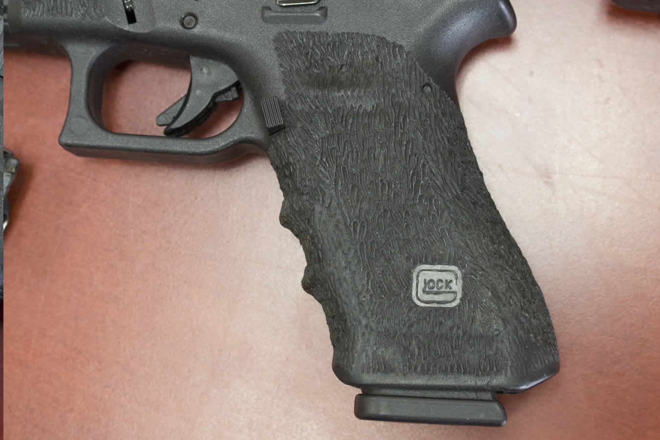 GLOCK 22 40 S&W Police Trade-ins with 2 Mags (Gen3)