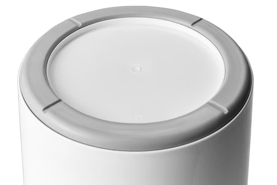 YETI Loadout Bucket 20th Anniversary white Blue