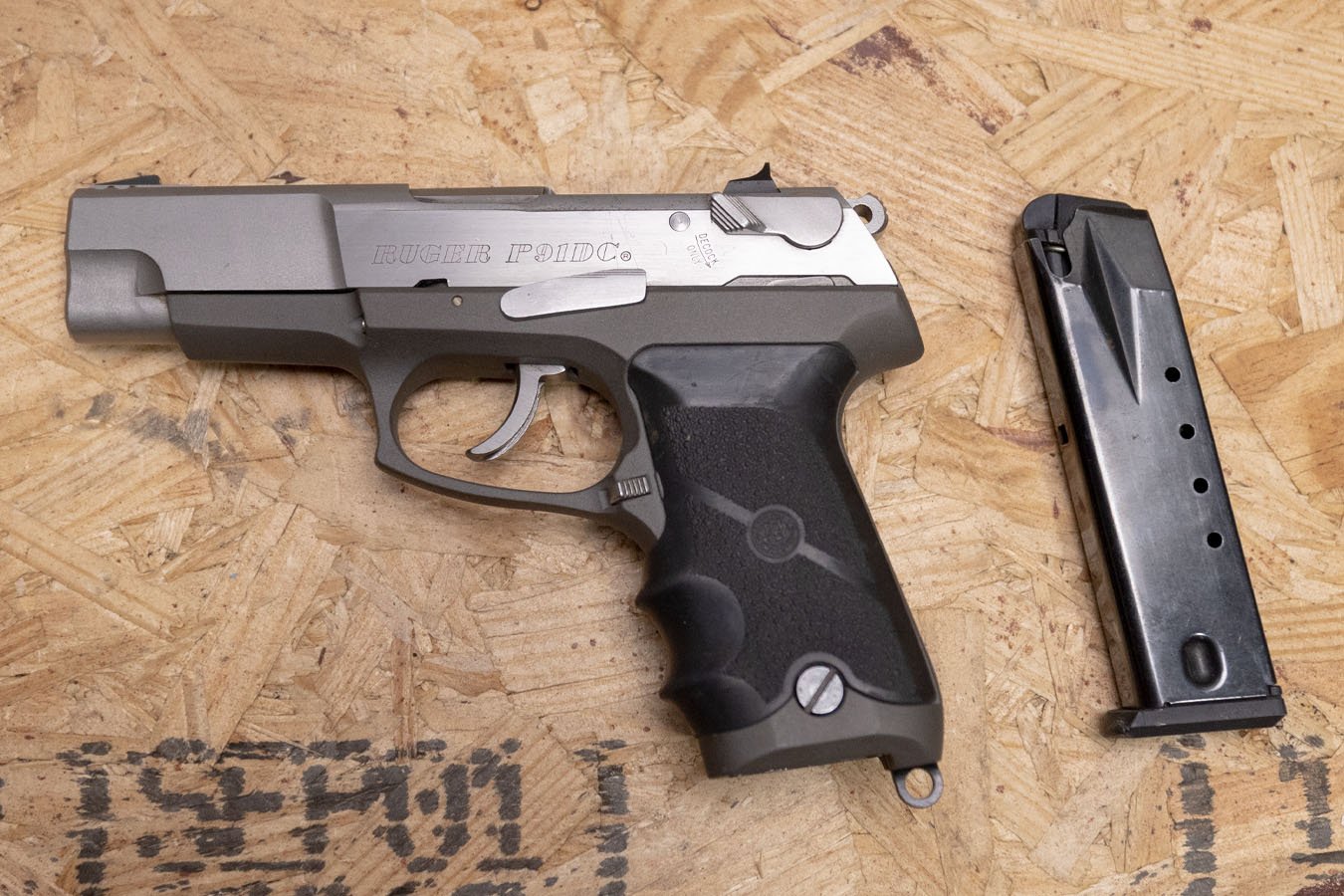 RUGER P91DC 40 S&W Police Trade-In Pistol with Hogue Grips