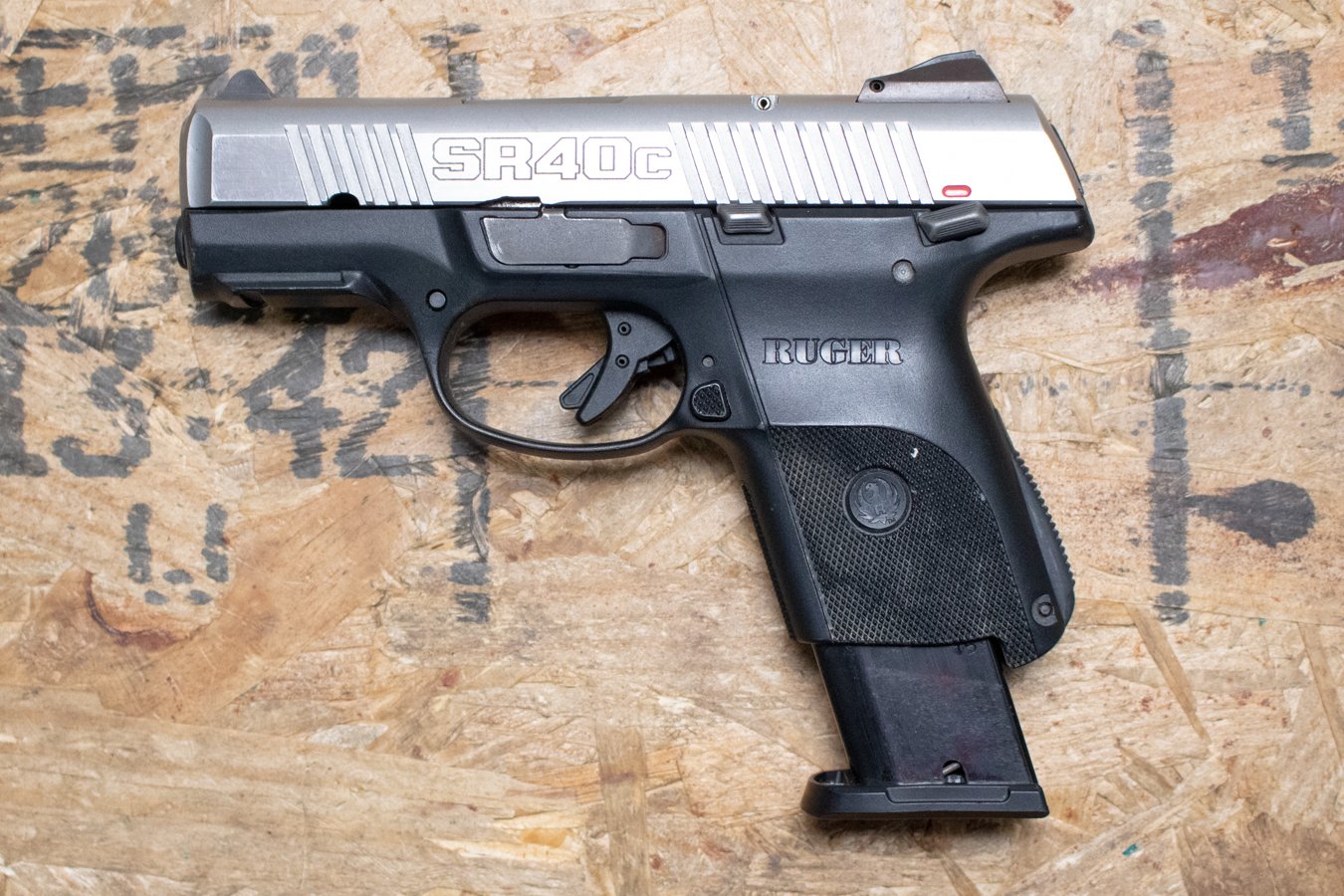 RUGER SR40C 40 S&W Police Trade-In Pistol with Extended Magazine