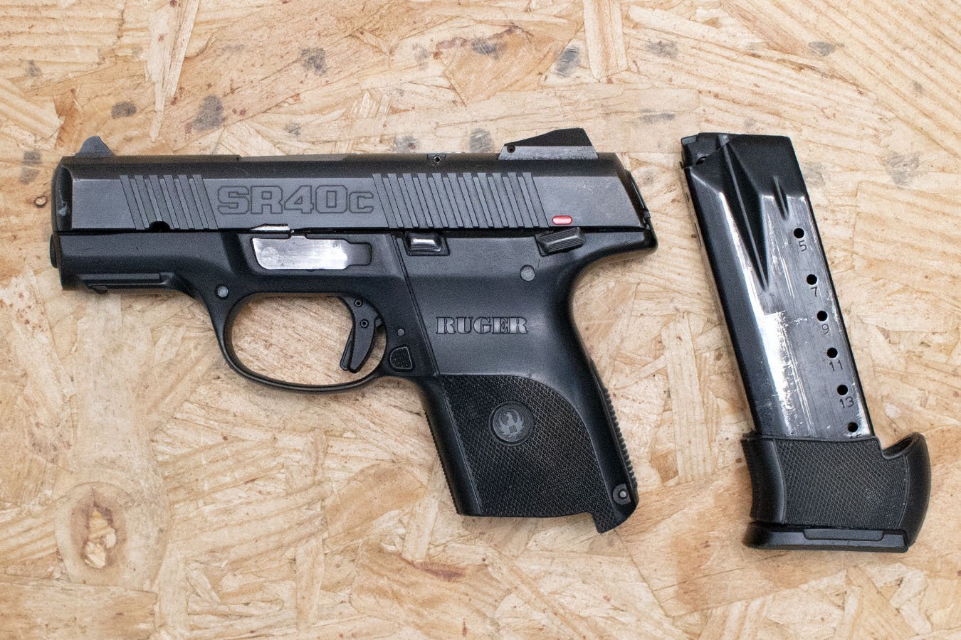 RUGER SR40C 40 S&W Police Trade-In Pistol with Extended Magazine