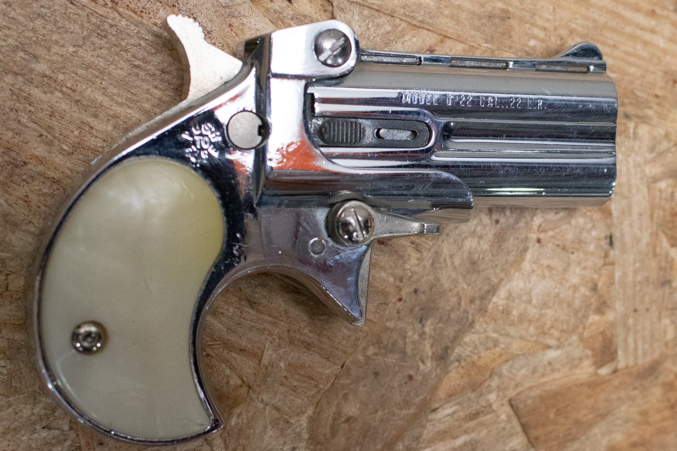 DAVIS D-22 22LR Derringer Police Trade-In Pistol with Chrome Finish
