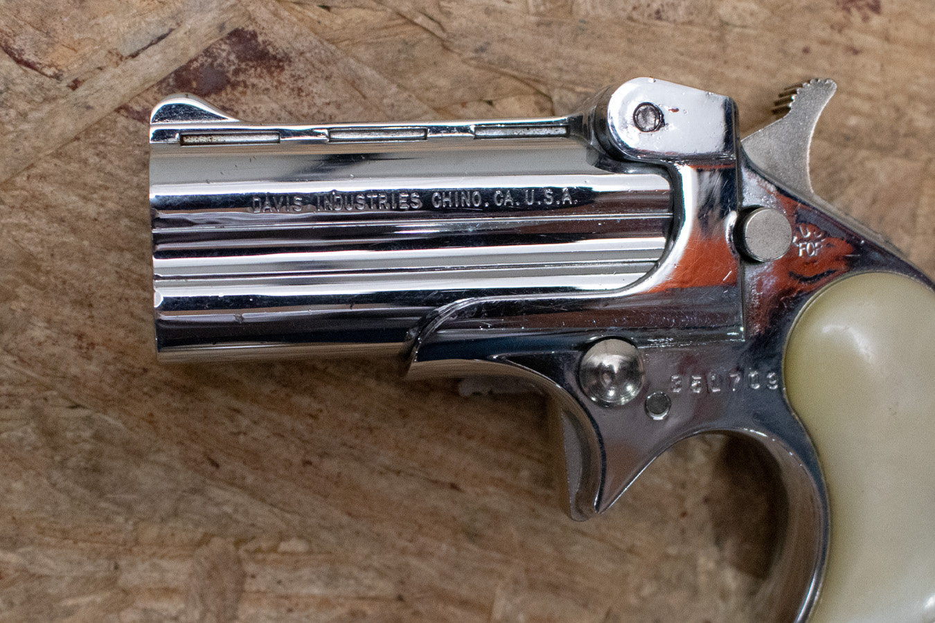 DAVIS D-22 22LR Derringer Police Trade-In Pistol with Chrome Finish