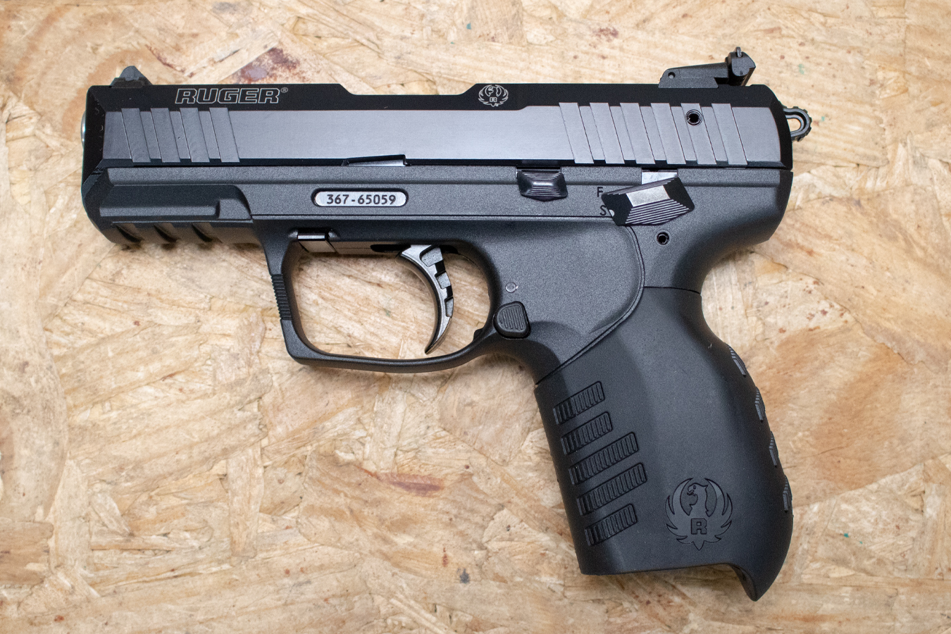 RUGER SR22 22LR Police Trade-In Pistol with Manual Safety (Magazine Not Included)
