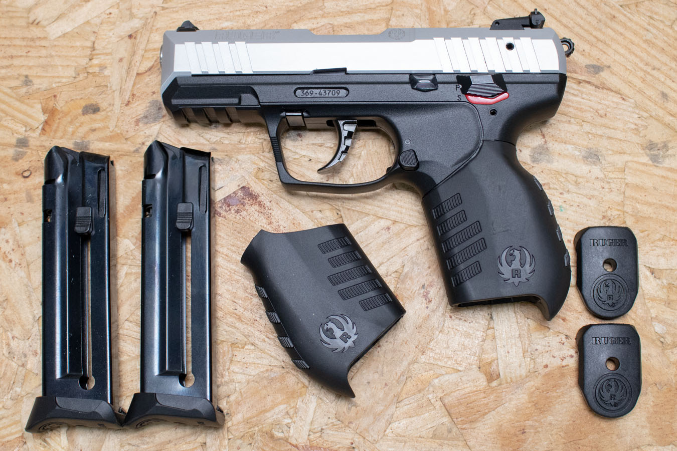 RUGER SR22 22LR Used Trade-In Pistol with Two Magazines, Grip, Floorplates 