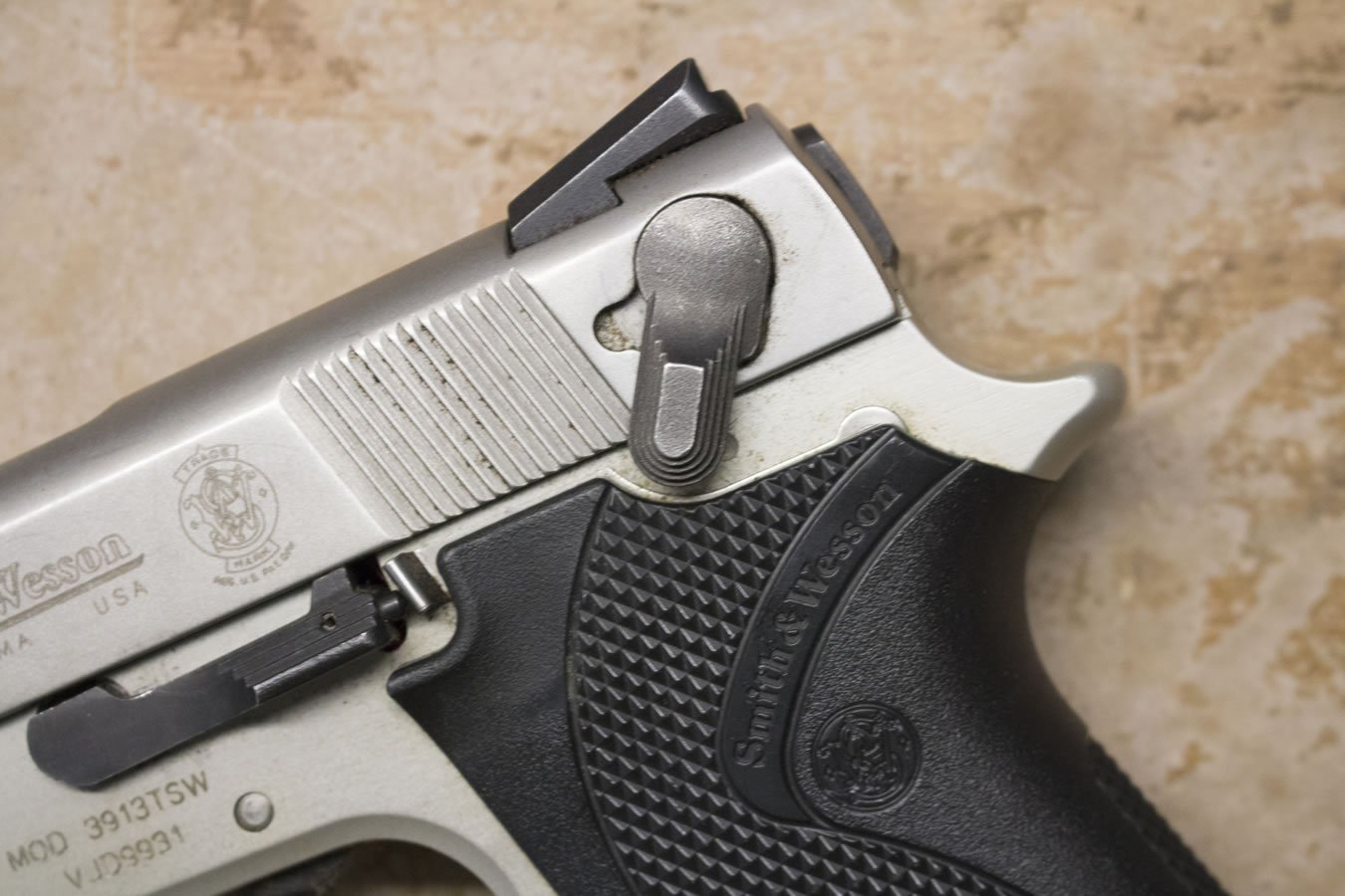 SMITH AND WESSON 3913TSW 9mm Police Trade-ins (Good Condition)