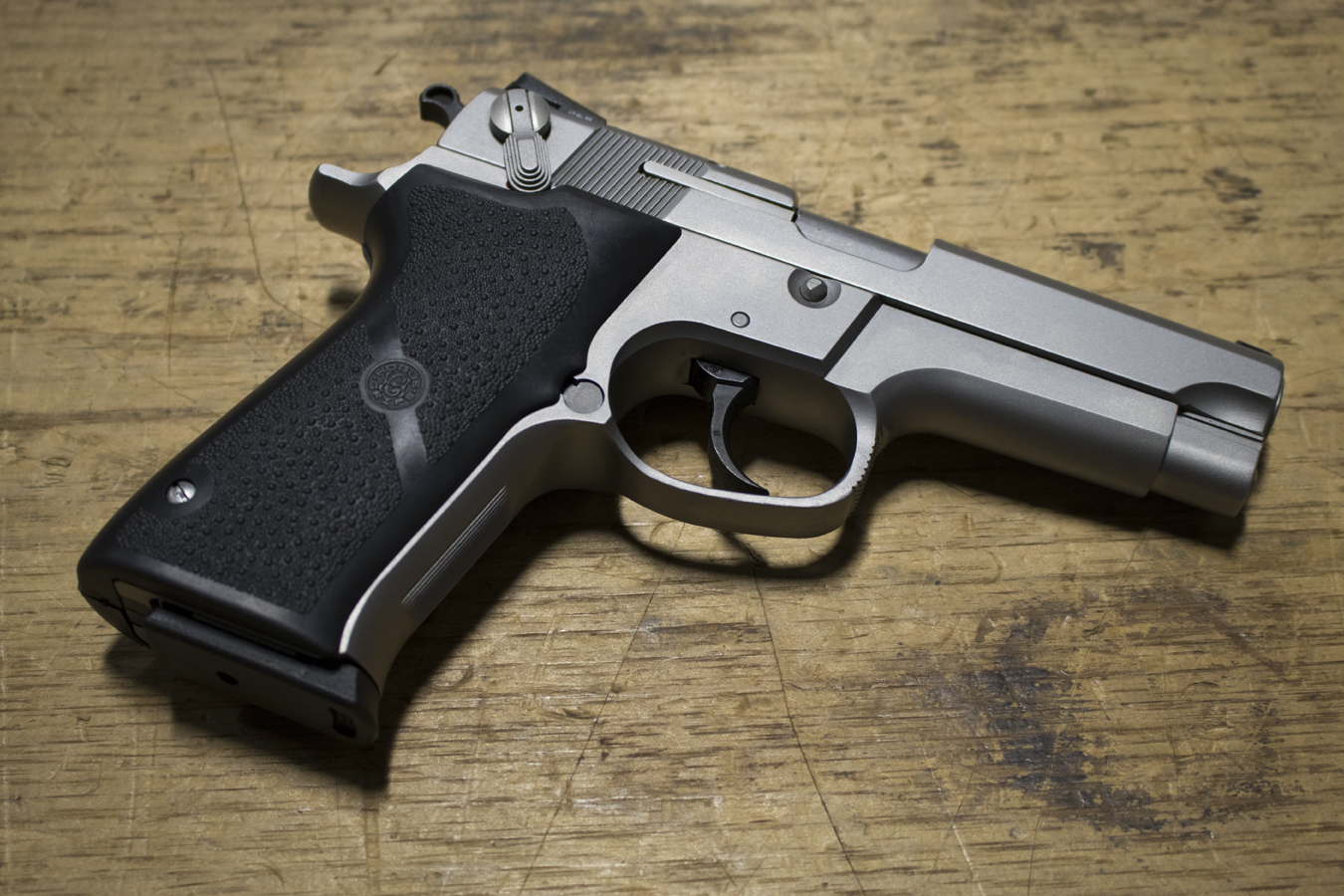 SMITH AND WESSON 5906 9mm Police Trade-ins (Very Good Condition)