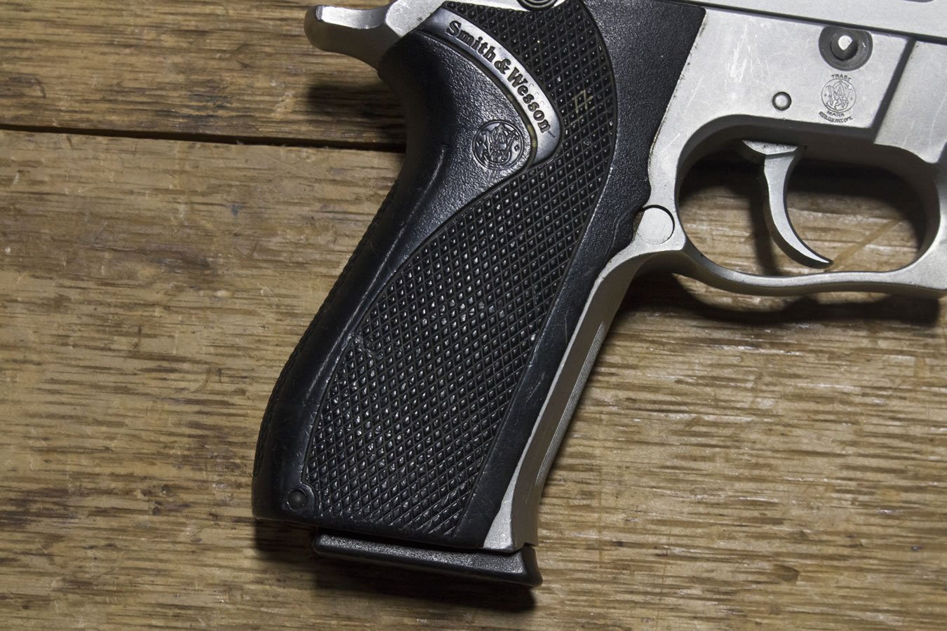 SMITH AND WESSON 5906 9mm Police Trade-ins (Fair Condition)