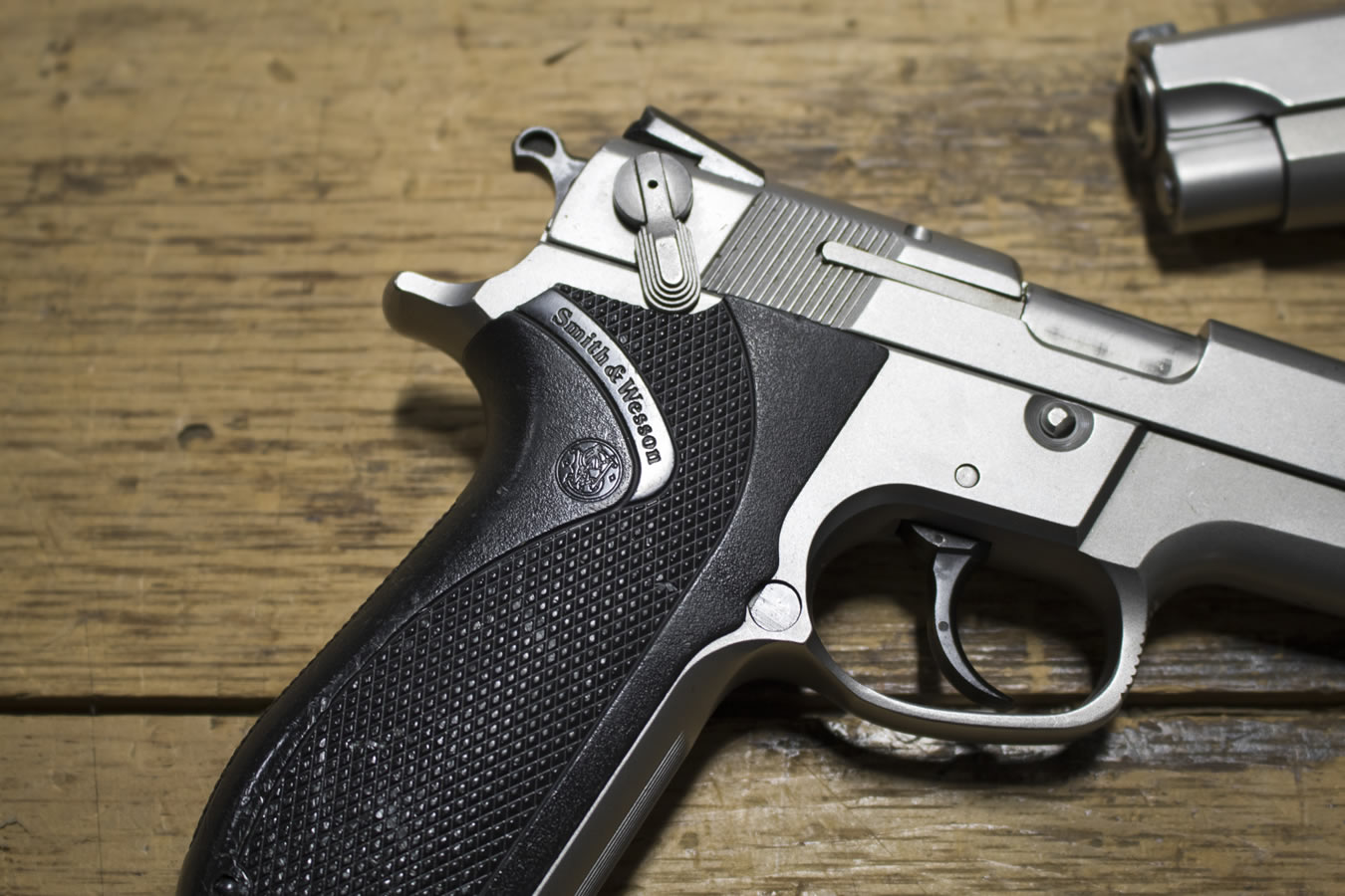 SMITH AND WESSON 5906 9mm Police Trade-ins (Good Condition)