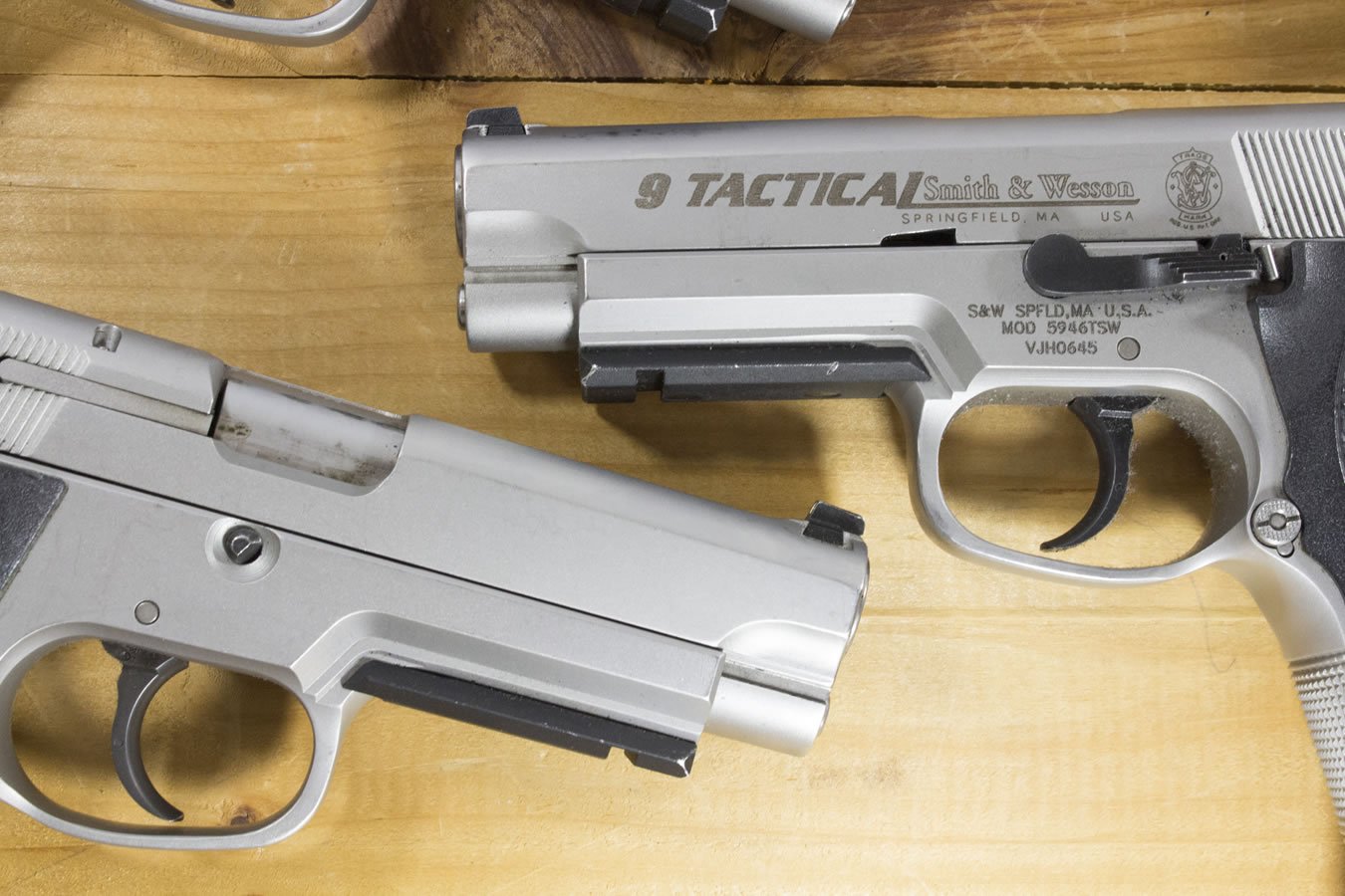 SMITH AND WESSON 5946TSW Tactical 9mm Police Trade-ins (Good Condition)